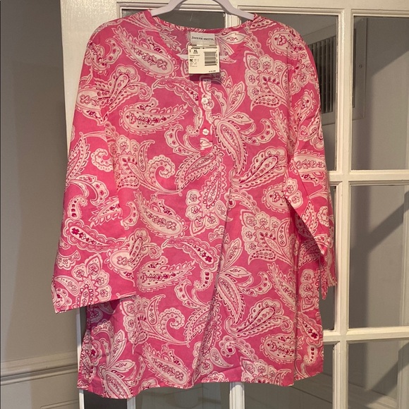 Jaclyn Smith Tops - Jaclyn Smith size XL top New With Tags